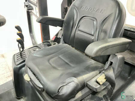 Dízel targoncák 2008  Doosan D35C-5 (12)