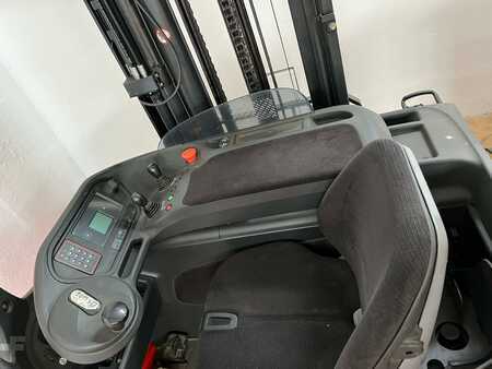 Reach Trucks - Linde R14 (2)