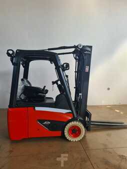 Elektryczne 3-kołowe 2025  Linde E16C (1)