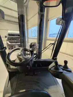 Treibgasstapler 2010  Linde H25T-01 (3)
