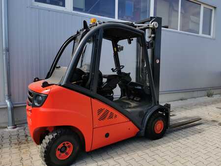 Gas truck 2010  Linde H25T (2) 