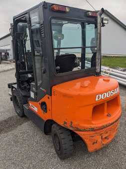 Diesel heftrucks 2012  Doosan D30S-5 (7)