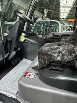 Elektro 4 Rad 2016  Still RX60-60NWBATT (4)