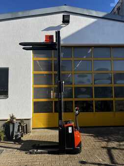 Stacker pedestre 2012  BT SWE 120 (1)