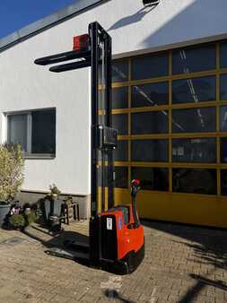 Stacker pedestre 2012  BT SWE 120 (2)