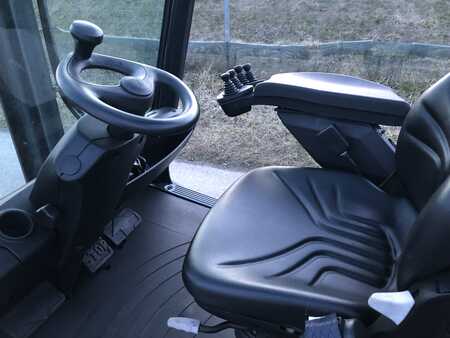 Wózki widłowe diesel 2012  Linde H30D-01  (5) 