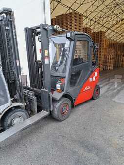 Gázüzemű targoncák 2007  Linde H20T (2)