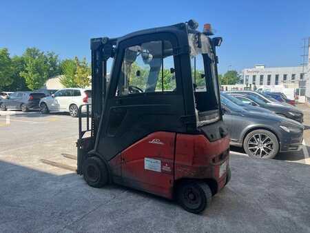 Elektromos 4 kerekű 2008  Linde E20PH-01 (1)