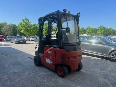 Elektromos 4 kerekű 2010  Linde E20PH-01 (1)