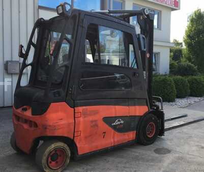 Electric - 4 wheels 2011  Linde E25L (1)