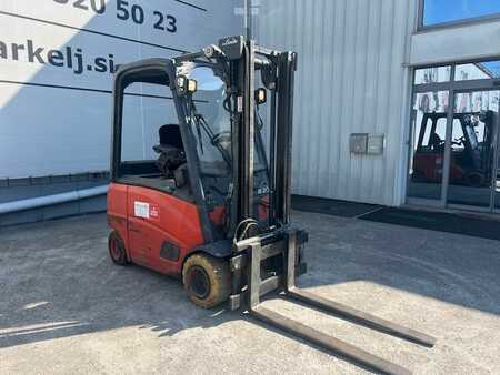 Elektromos 4 kerekű 2011  Linde E20PH-01 (2)