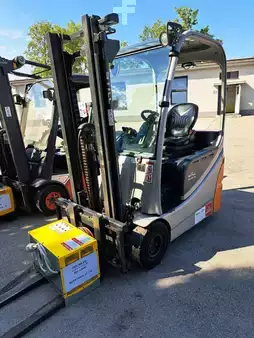 Electric - 3 wheels 2012  Still RX 20-16 (1)