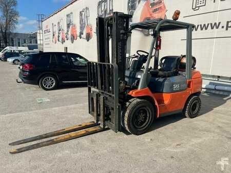 Gasoltruck 1999  Toyota 02-7FGJF 35 (1)