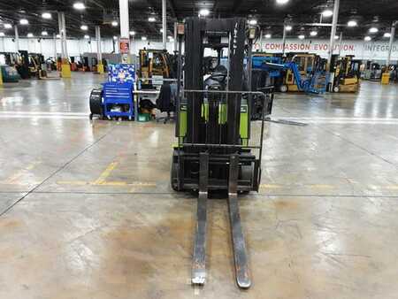 Propane Forklifts 1999  Clark CGC20 (5)