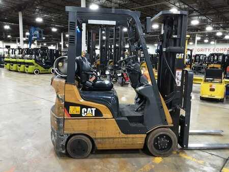 4 Wheels CAT Lift Trucks 2C3000