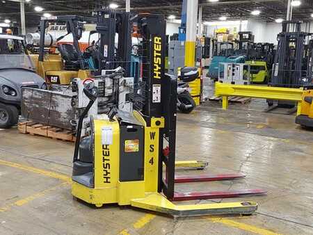 Stackers stand-on 2017  Hyster W30ZA2 (1)