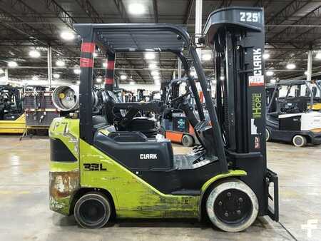 Propane Forklifts 2021  Clark S32C (1)