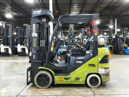 Propane Forklifts 2021  Clark S32C (4)