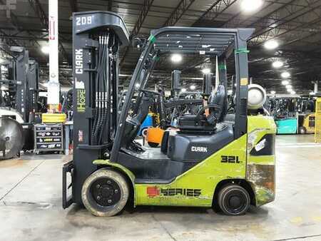 Propane Forklifts 2021  Clark S32C (4)