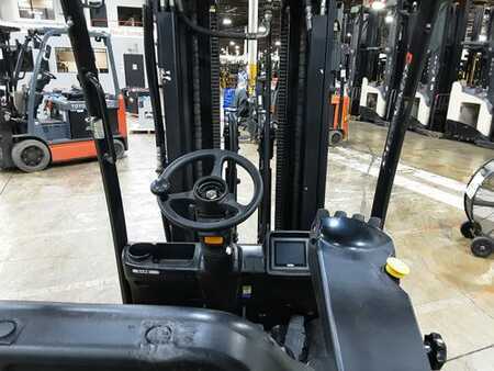 Propane Forklifts 2021  Clark S32C (6)