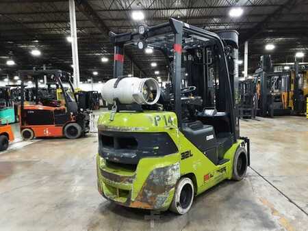 Propane Forklifts 2021  Clark S32C (2)