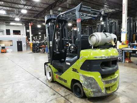 Propane Forklifts 2021  Clark S32C (3)