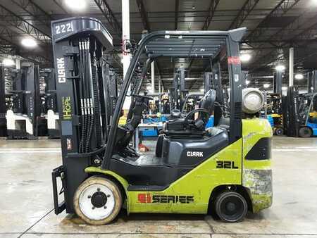 Propane Forklifts 2021  Clark S32C (4)