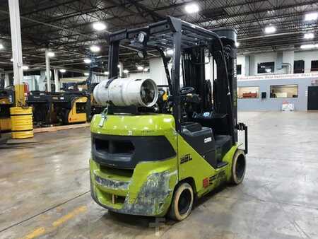 Propane Forklifts 2021  Clark S32C (2)