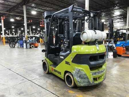 Propane Forklifts 2021  Clark S32C (3)