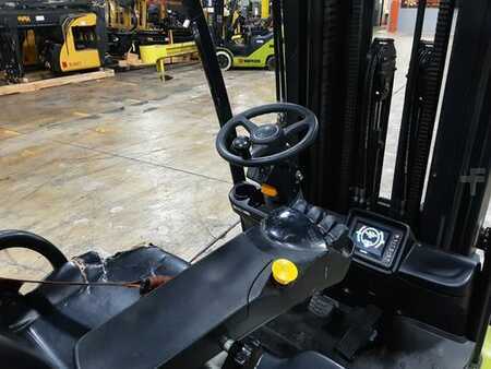 Propane Forklifts 2021  Clark S32C (6)