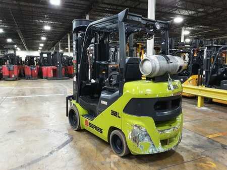 Propane Forklifts 2021  Clark S32C (3)