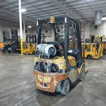 Propane Forklifts 2019  Yale GLP030 (2) 