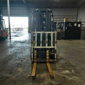 Propane Forklifts 2019  Yale GLP030 (5) 