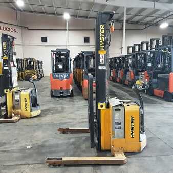 Stackers stand-on 2016  Hyster W30ZA2 (4)