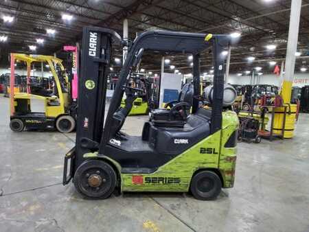 Propane Forklifts 2018  Clark S25CL (4) 
