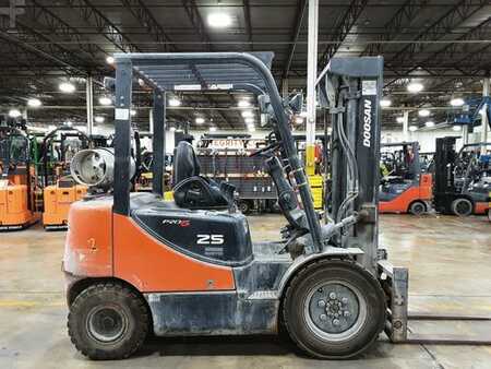 Propane Forklifts 2012  Doosan G25P-5 (1)