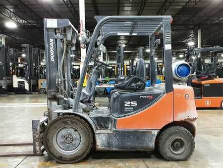 Carretilla elevadora GLP 2012  Doosan G25P-5 (4)