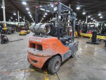 Propane Forklifts 2012  Doosan G25P-5 (2)