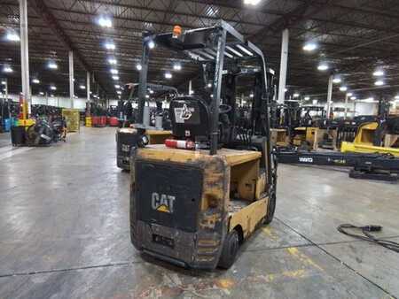 4 Wheels 2017  CAT Lift Trucks EC25EN2 (2)