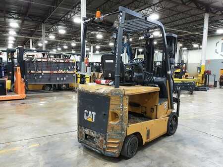 4 Wheels 2017  CAT Lift Trucks EC25EN2 (2)