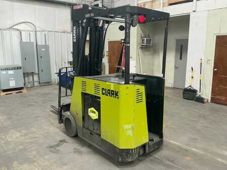 Stackers stand-on 2016  Clark ESX25 (3)