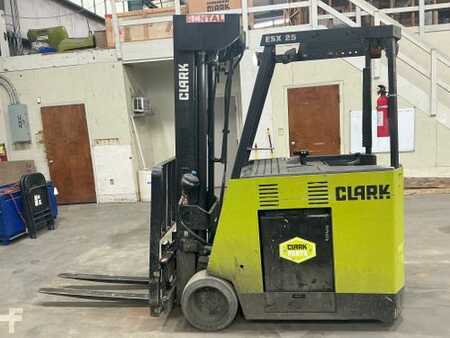 Stackers stand-on 2016  Clark ESX25 (4)
