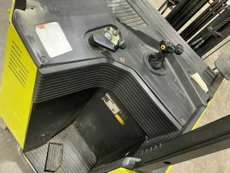 Stackers stand-on 2016  Clark ESX25 (6)