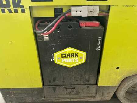 Stackers stand-on 2016  Clark ESX25 (7)