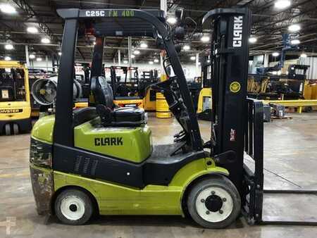 Propane Forklifts 2016  Clark C25CL (1)