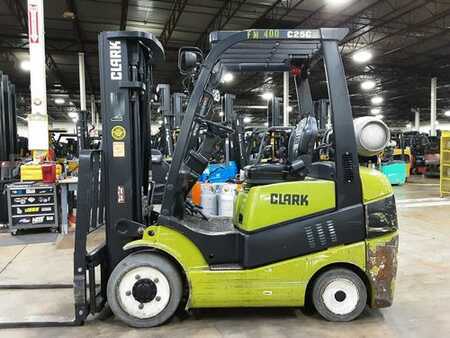 Propane Forklifts 2016  Clark C25CL (4)