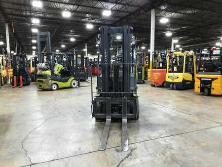 Propane Forklifts 2015  Clark C25CL (5)