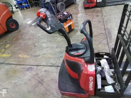 Electric Pallet Jacks 2018  Raymond 8410 (6)