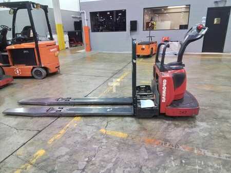 Electric Pallet Jacks 2018  Raymond 8410 (4)