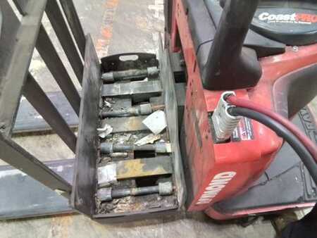 Electric Pallet Jacks 2019  Raymond 8410 (7)